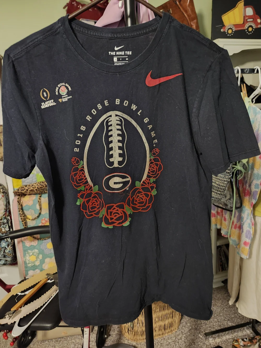Nike Black Short-Sleeve 2018 Rose Bowl Graphic Tee with Red Accents